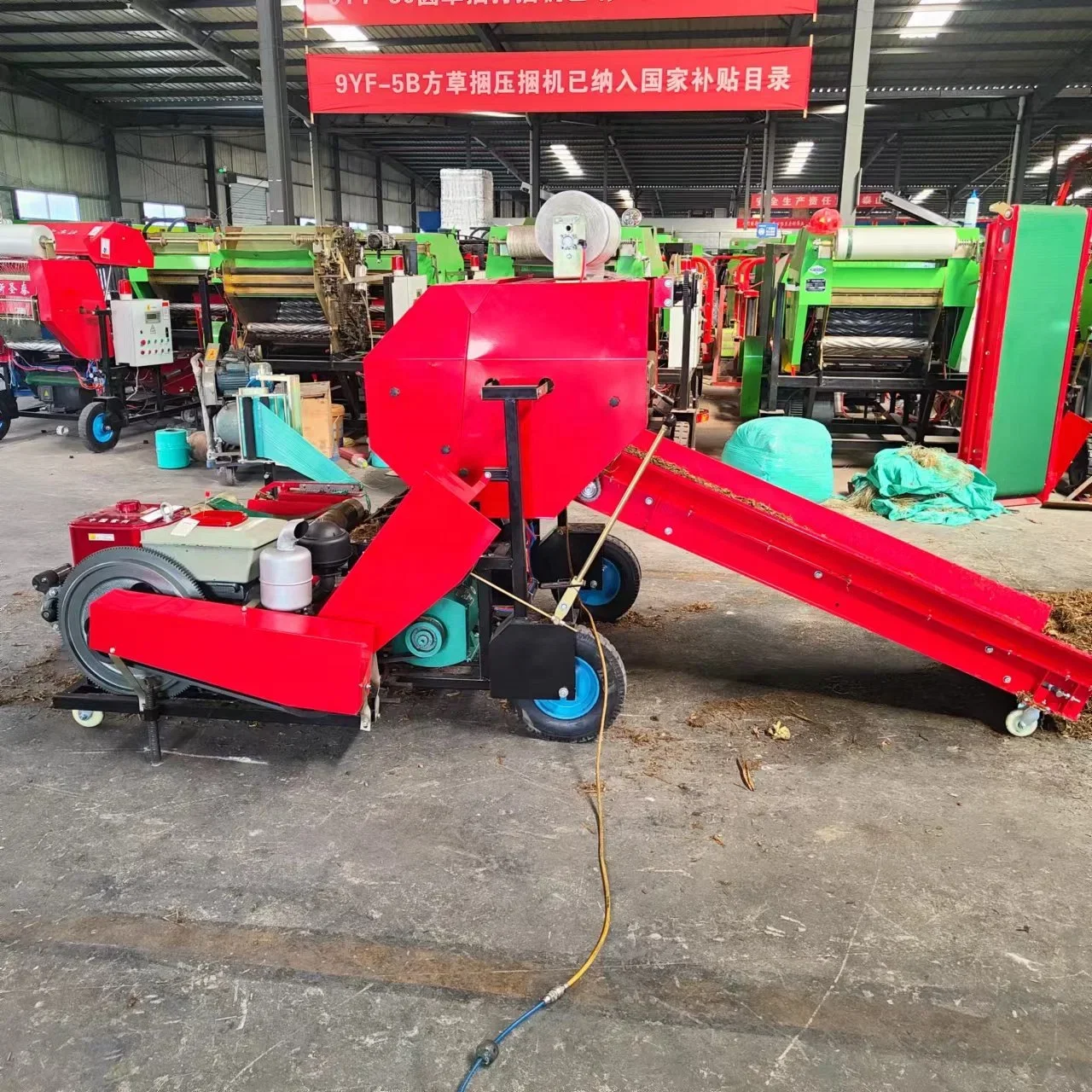 ディール自動乾草PTO草わら梱包サイレージベーラーラッパー包 - Silage Baler Machine のレビューと価格